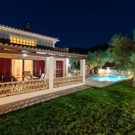 Evalexia Villa - Luxury Villa With Private Pool Near Laganas Perfect For Groups By Villa Mana Gers Каламакион Экстерьер фото