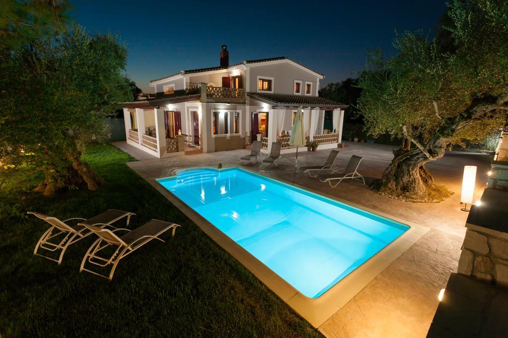 Evalexia Villa - Luxury Villa With Private Pool Near Laganas Perfect For Groups By Villa Mana Gers Каламакион Экстерьер фото