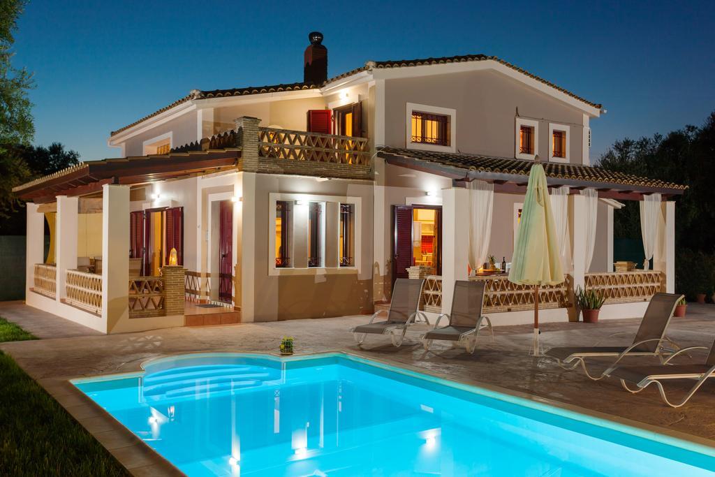 Evalexia Villa - Luxury Villa With Private Pool Near Laganas Perfect For Groups By Villa Mana Gers Каламакион Экстерьер фото