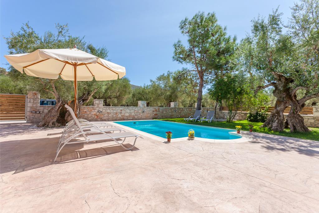 Evalexia Villa - Luxury Villa With Private Pool Near Laganas Perfect For Groups By Villa Mana Gers Каламакион Экстерьер фото